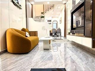 Tân bình, hẻm xe hơi tới cửa, btct, gần sân bay t3 nhà đẹp ở ngay 3pn 4wc chỉ 5,45 tỷ