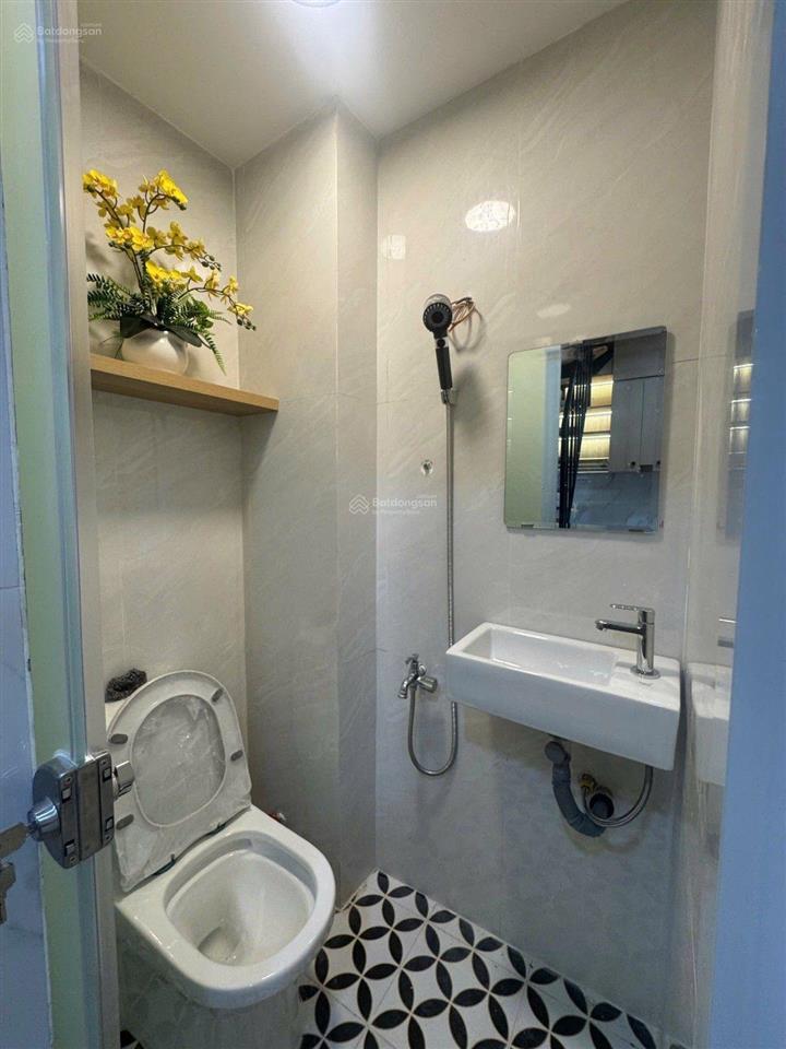 Nhà quận 11 ngay cây gõ, hồng bàng hxh 4.5m chỉ hơn 2 tỷ xíu