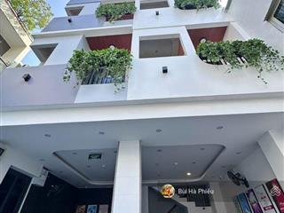 Tòa nhà 14 chdv góc 3 mt 100m2 cao thắng  kế hà đô centrosa quận 10  dòng tiền 130tr/th thang máy