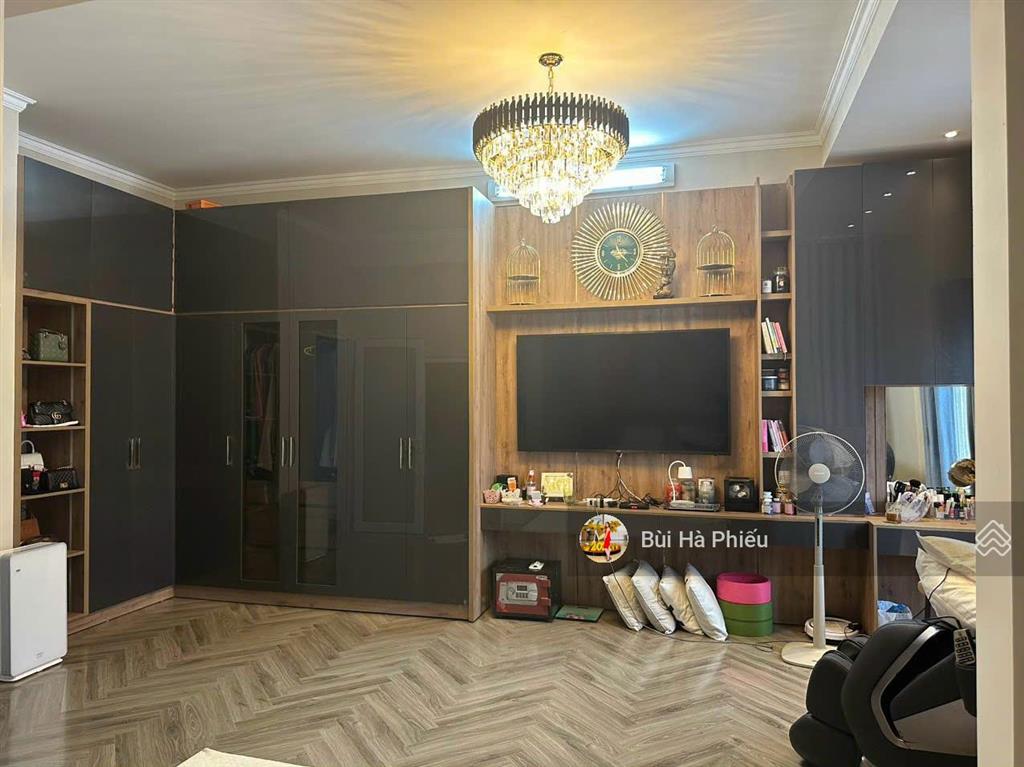 Bán nhà khu vip võ thị sáu 112.8m2, 4 tầng  5pn 6wc gần công viên lê văn tám, tân định  28.5 tỷ