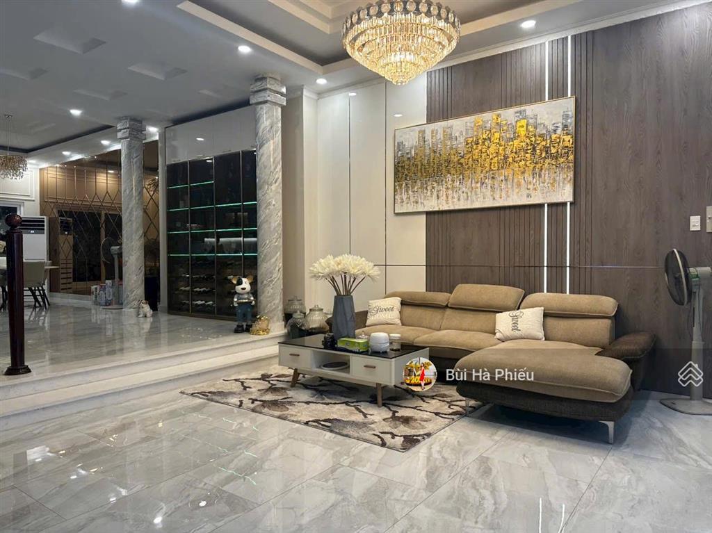 Bán nhà khu vip võ thị sáu 112.8m2, 4 tầng  5pn 6wc gần công viên lê văn tám, tân định  28.5 tỷ