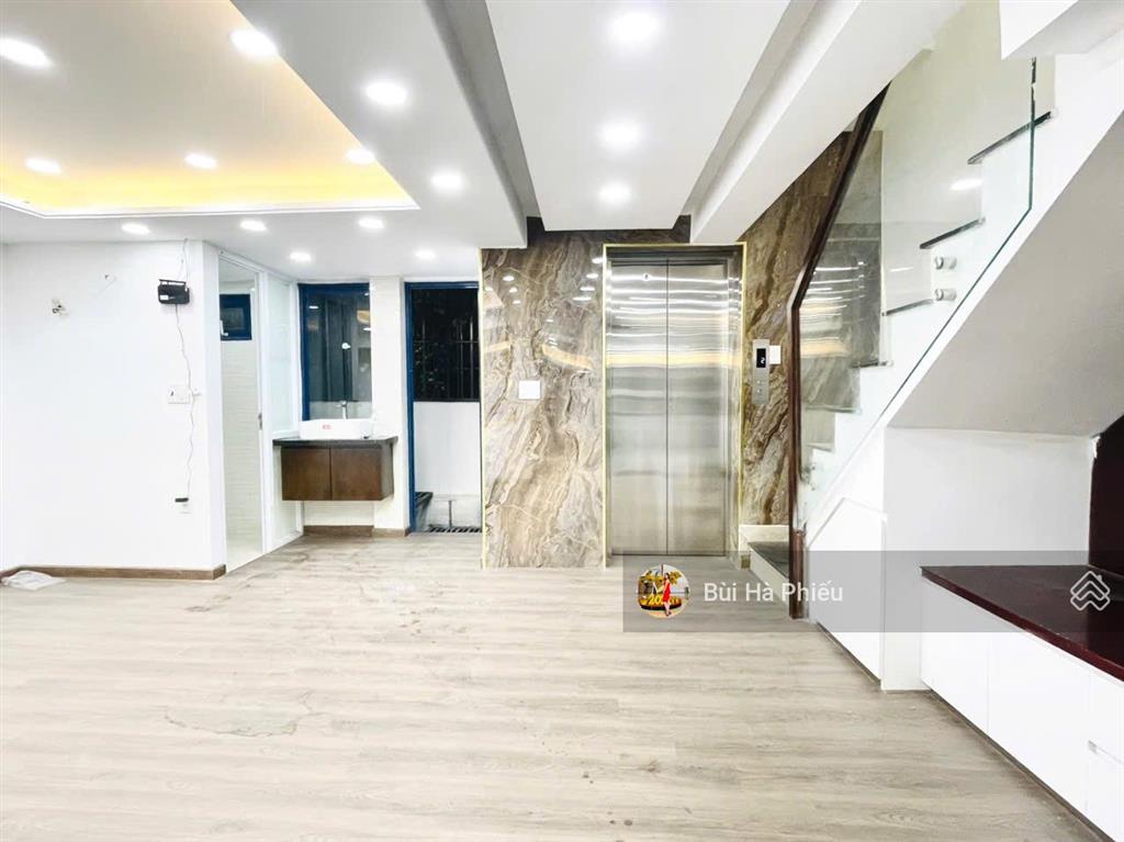 Bán nhà mặt tiền trần hữu trang , phú nhuận  ngang 6m  hầm + thang máy + hồ bơi  chỉ 16.9 tỷ