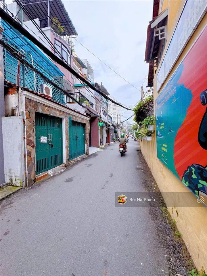 Bán nhà mặt tiền trần hữu trang , phú nhuận  ngang 6m  hầm + thang máy + hồ bơi  chỉ 16.9 tỷ