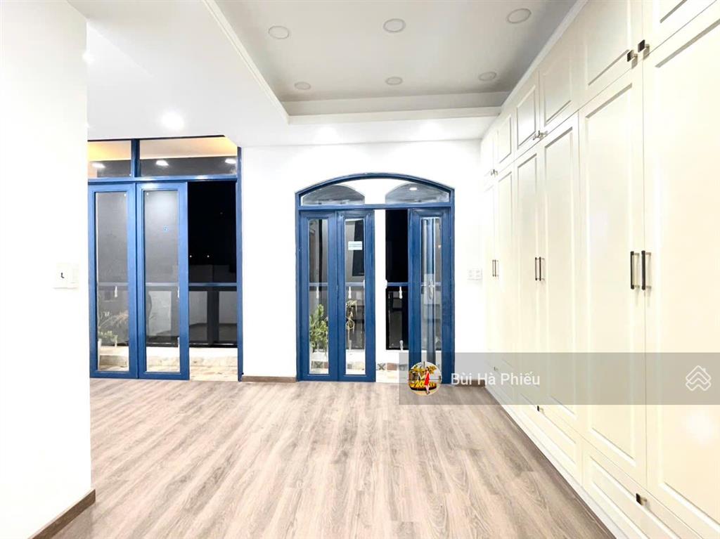 Bán nhà mặt tiền trần hữu trang , phú nhuận  ngang 6m  hầm + thang máy + hồ bơi  chỉ 16.9 tỷ