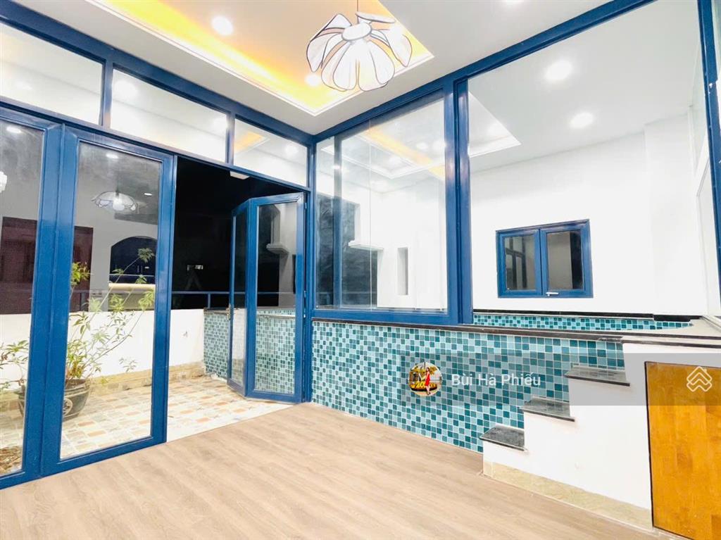 Bán nhà mặt tiền trần hữu trang , phú nhuận  ngang 6m  hầm + thang máy + hồ bơi  chỉ 16.9 tỷ