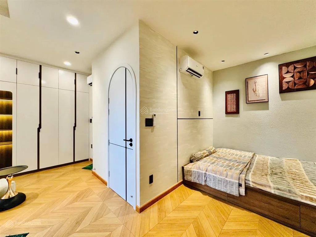 Bán nhà mở clinic  spa ngang 6.05m hxh thích quảng đức, phú nhuận  nở hậu  full nội thất 7.2 tỷ