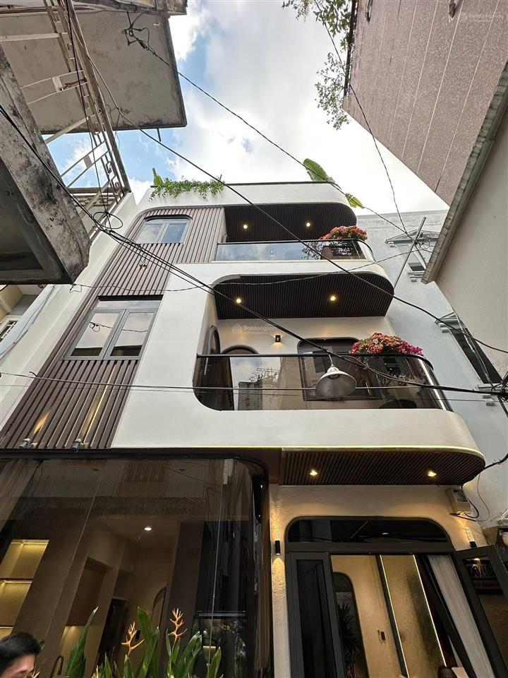 Bán nhà mở clinic  spa ngang 6.05m hxh thích quảng đức, phú nhuận  nở hậu  full nội thất 7.2 tỷ