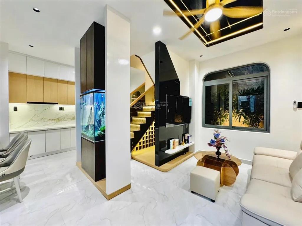 Bán nhà mở clinic  spa ngang 6.05m hxh thích quảng đức, phú nhuận  nở hậu  full nội thất 7.2 tỷ