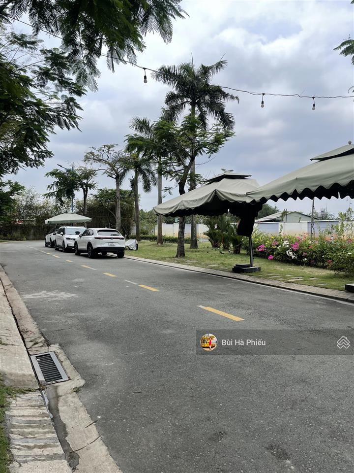 Bán nhà phố rosita khang điền 7x23m view thoáng mát  nhà thô  11 tỷ ( tl ) sổ hồng riêng