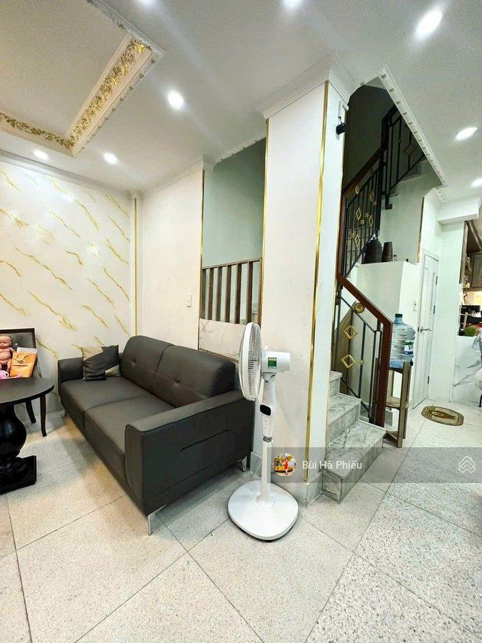 Nhà nguyễn đình chiểu q3  46m2  nở hậu 5.8m  3 tầng  50m ra mt  8.5 tỷ
