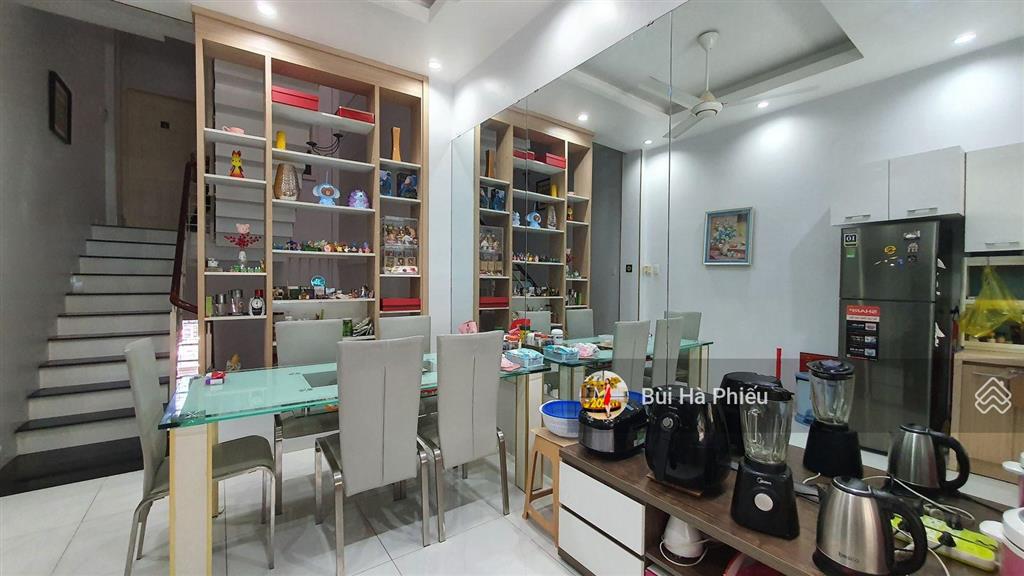 Bán nhà 5 tầng  đa kao quận 1  nguyễn văn thủ  võ thị sáu  62m2  6pn  chdv airbnb  hẻm oto