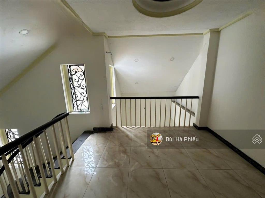 Hiếm nhà bán hxh đề thám q1  ngang 7.2m  cách mặt tiền 10m  96.2m2  22 tỷ  gần chợ bến thành