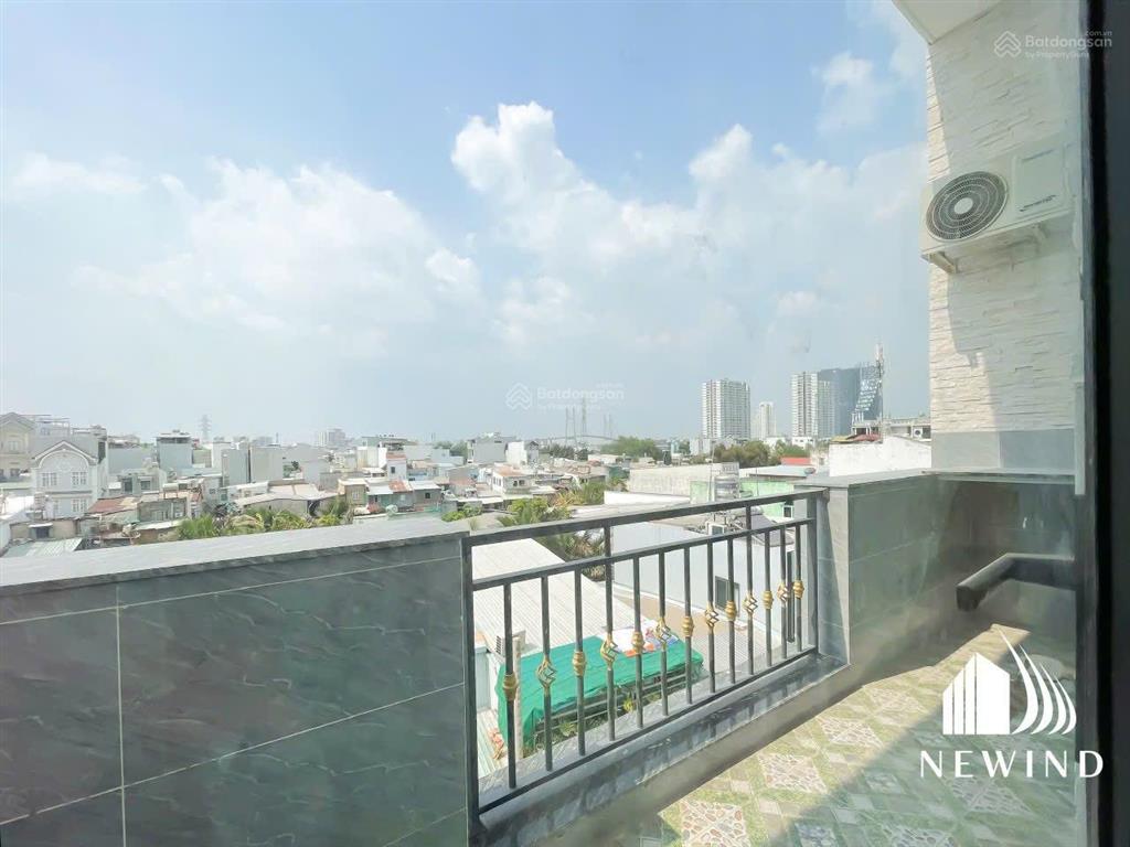Cho thuê căn hộ gác 2pn ban công, thoáng mát, gần nttu, crescent mall, phú mỹ hưng quận 7
