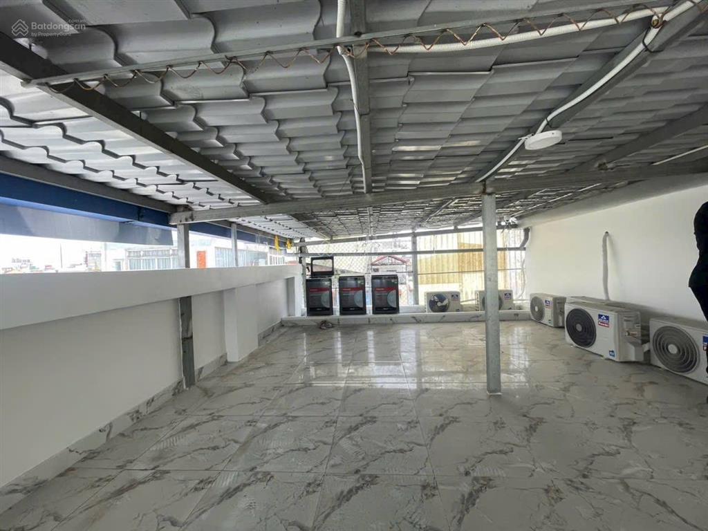 Bán toà nhà hxh chdv 29p mới xây ở chợ phạm văn hai  lê văn sỹ  dòng tiền 2 tỷ / năm  ngang 9,5m