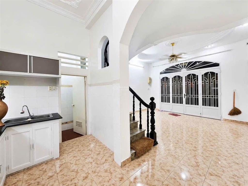 Bán nhà trần quang diệu ngang 4.8m  4 tầng ,4pn 6wc  cách mặt tiền 50m  cầu công lý q3  7.99 tỷ