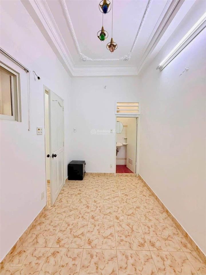 Bán nhà trần quang diệu ngang 4.8m  4 tầng ,4pn 6wc  cách mặt tiền 50m  cầu công lý q3  7.99 tỷ