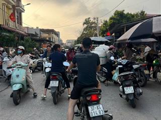 Chủ cần tiền nên bán gấp căn nhà 3 tầng, (cắt lỗ hơn 1 tỷ) nằm ngay cạnh nhà văn hóa khu 1 phố mới