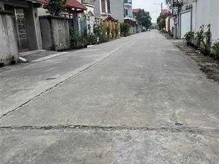 Năm trên trục liên xã,kp cung kiệmnhân hòa bắc ninh dt gần 360m2 mt 18m đường trước đất rộng 12m