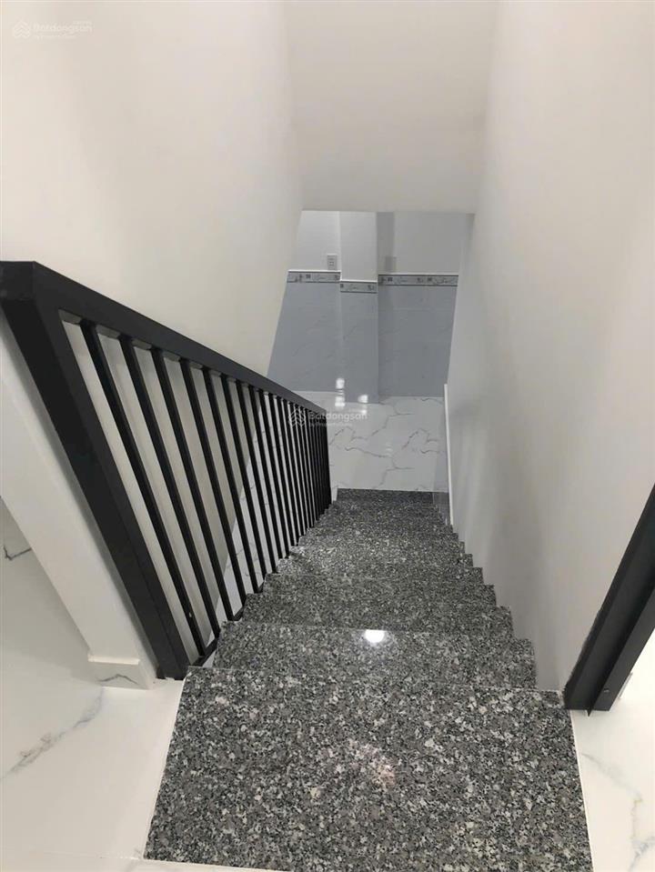 Nhà đẹp mặt tiềndt62m2 2tầngnở hậu đường ôtô tránh nhaugần bv lê văn thịnh, q.2chỉ 6,8 tỷ