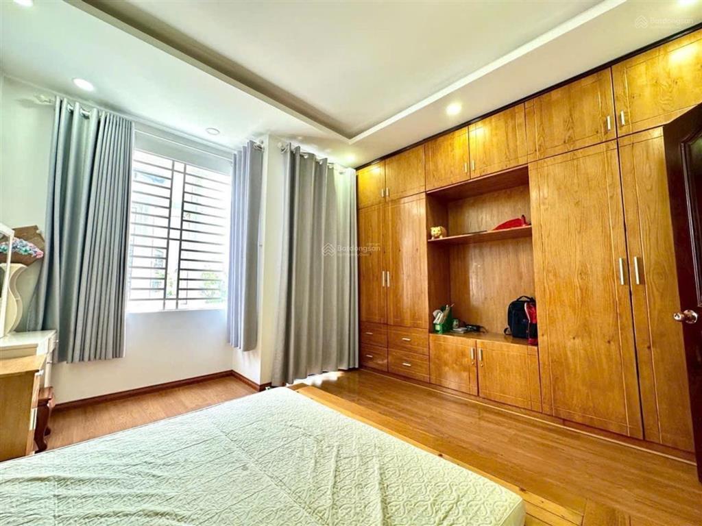 Nhà đẹp 3 tầngtặng full nội thất57m2 (4,5x12,6m)chỉ 1 sẹc lê văn thịnhquận 2chỉ 5,95 tỷ
