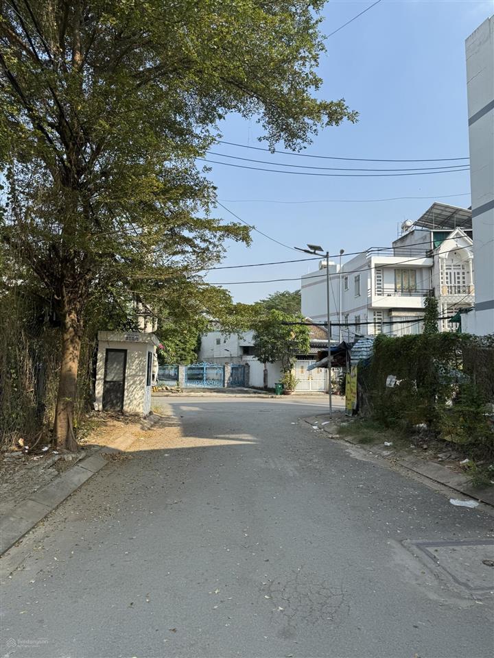 Nhà phố 3 lầu kdc petechim (phú xuân), giá 9 tỷ rẻ nhất trên thị trường.