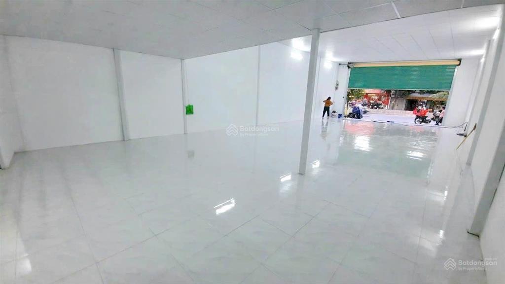 Cho thuê mặt tiền huỳnh tấn phát q7 176m sân rộng 39tr/tháng