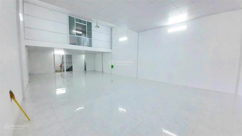 Cho thuê mặt tiền huỳnh tấn phát q7 176m sân rộng 39tr/tháng