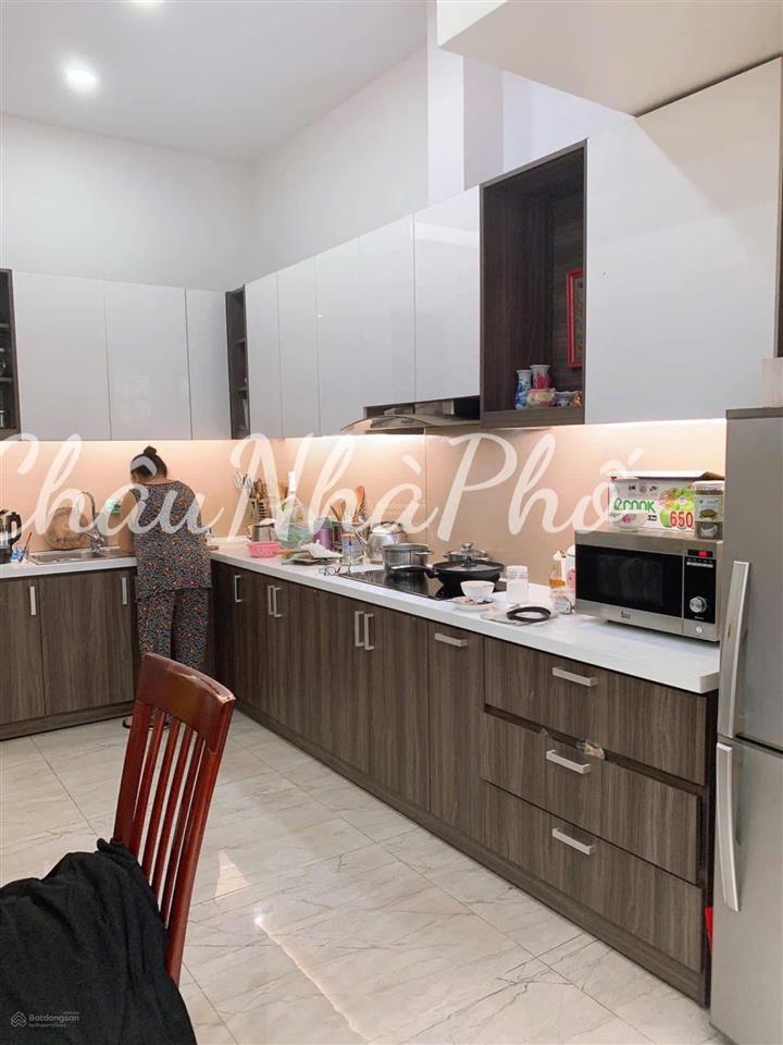 Kiều đàm 3 tầng  ở ngay  ô tô ngủ nhà. ngang 5m. nhà đẹp miên man nhỉnh 9 tỷ