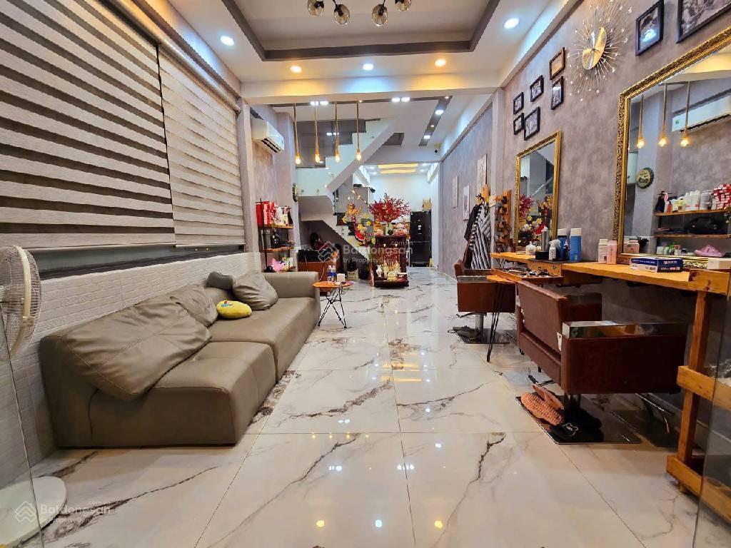 Mặt tiền đường số 10m  vừa ở vừa kinh doanh trung tâm quận 7 (3.7x12m) chỉ 7.x tỷ