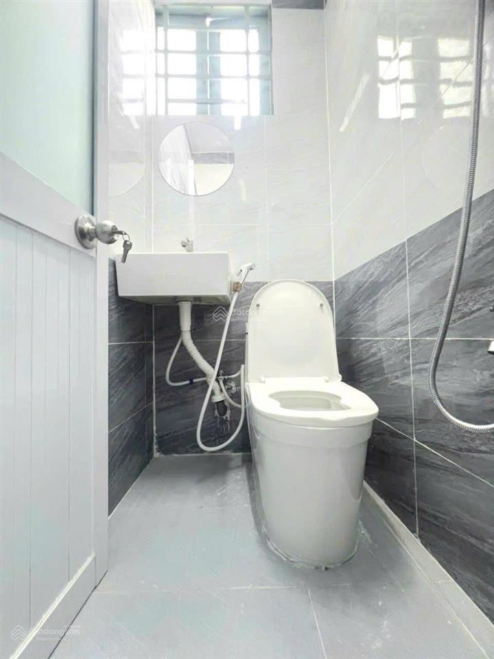 Chính chủ cần cho thuê nhà 1 trệt 2 lầu sân thượng full nội thất giá 9tr5/tháng