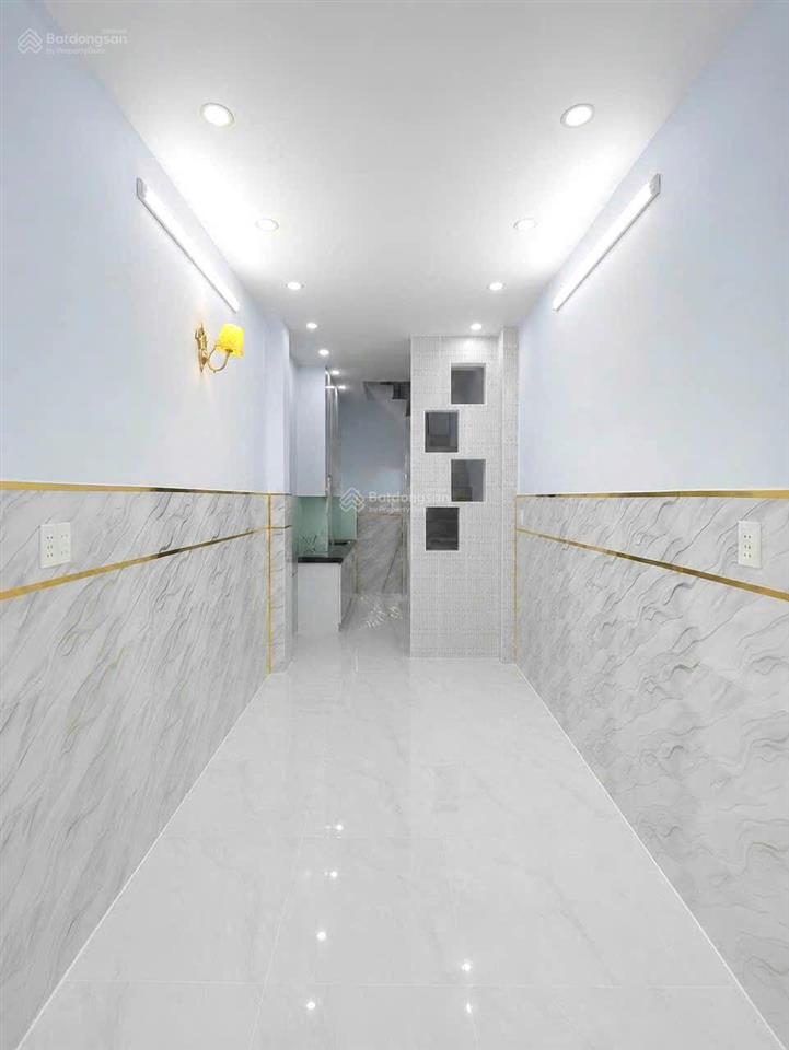 Chính chủ cần cho thuê nhà 1 trệt 2 lầu sân thượng full nội thất giá 9tr5/tháng
