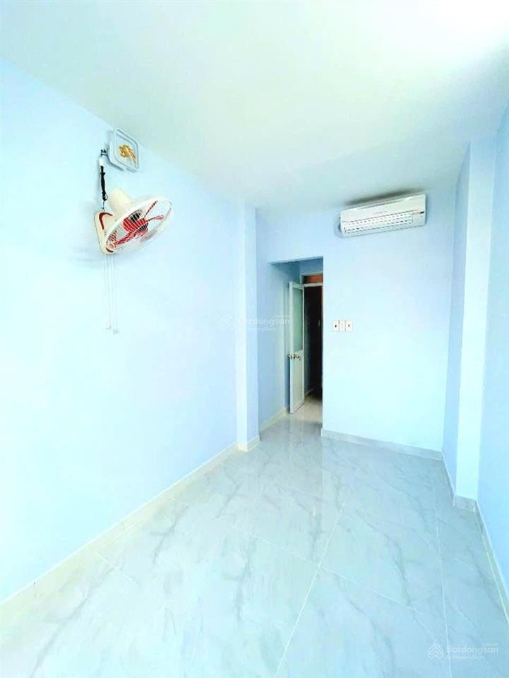 Chính chủ cần cho thuê nhà 1 trệt 2 lầu sân thượng full nội thất giá 9tr5/tháng