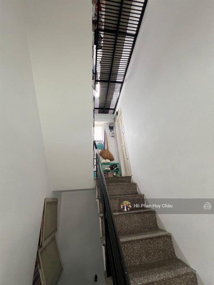 Bán chdv bùi văn ba q7  6 tầng  doanh thu 60tr/tháng  giá 10tỷ