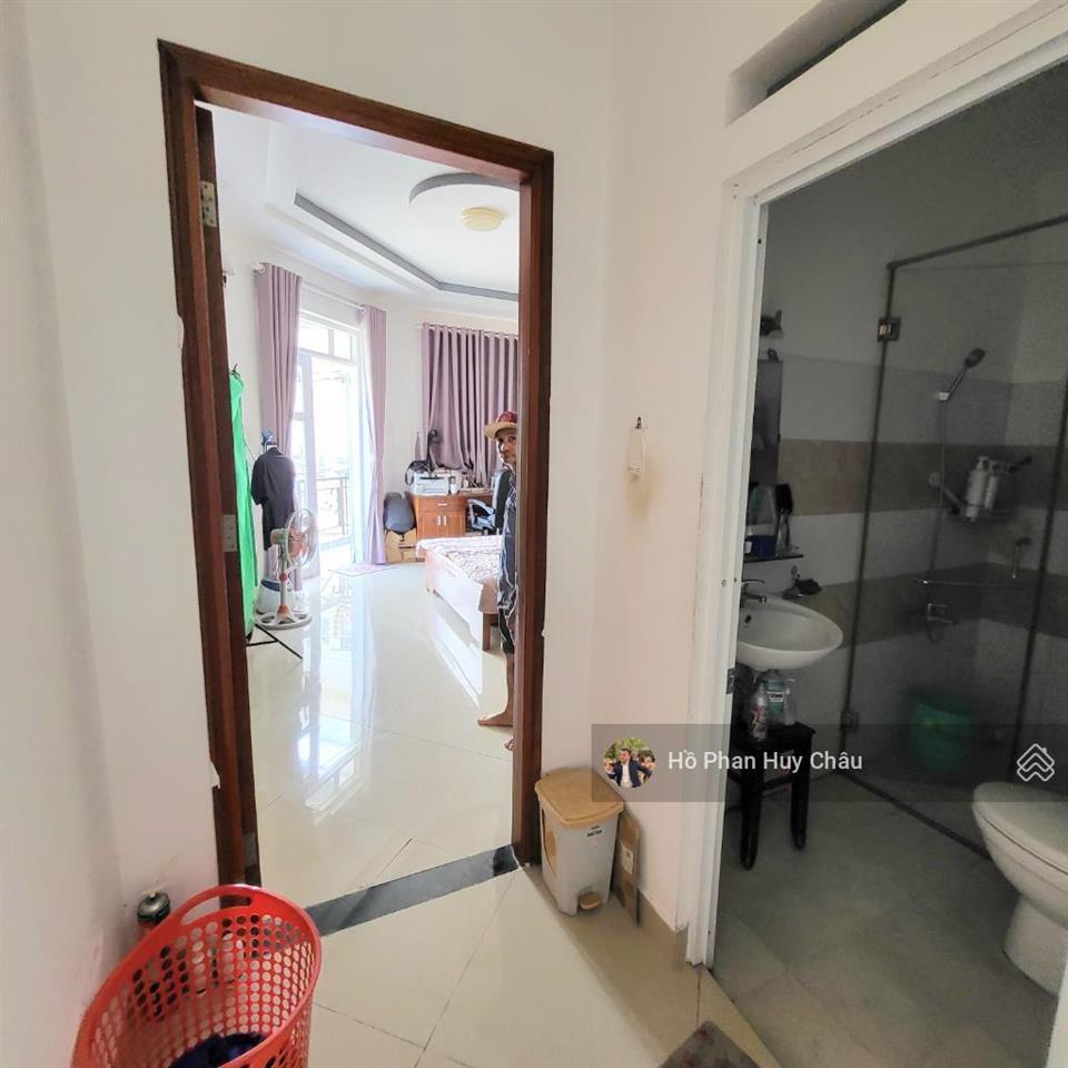 Vip căn góc giá rẻ  đường 8m  6 tỷ 4  huỳnh tấn phát