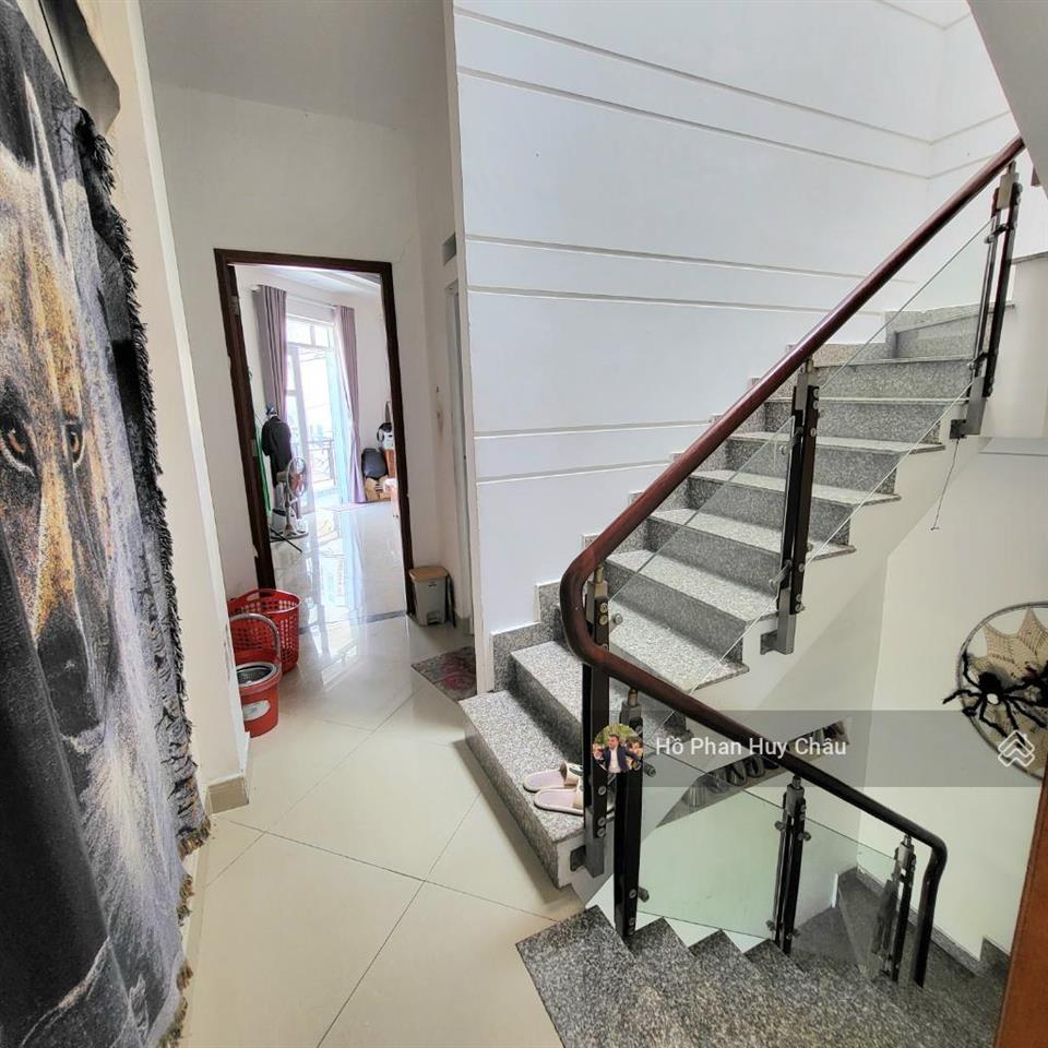 Vip căn góc giá rẻ  đường 8m  6 tỷ 4  huỳnh tấn phát