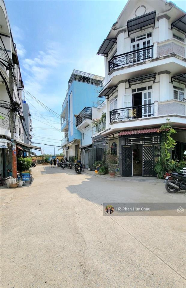 Vip căn góc giá rẻ  đường 8m  6 tỷ 4  huỳnh tấn phát
