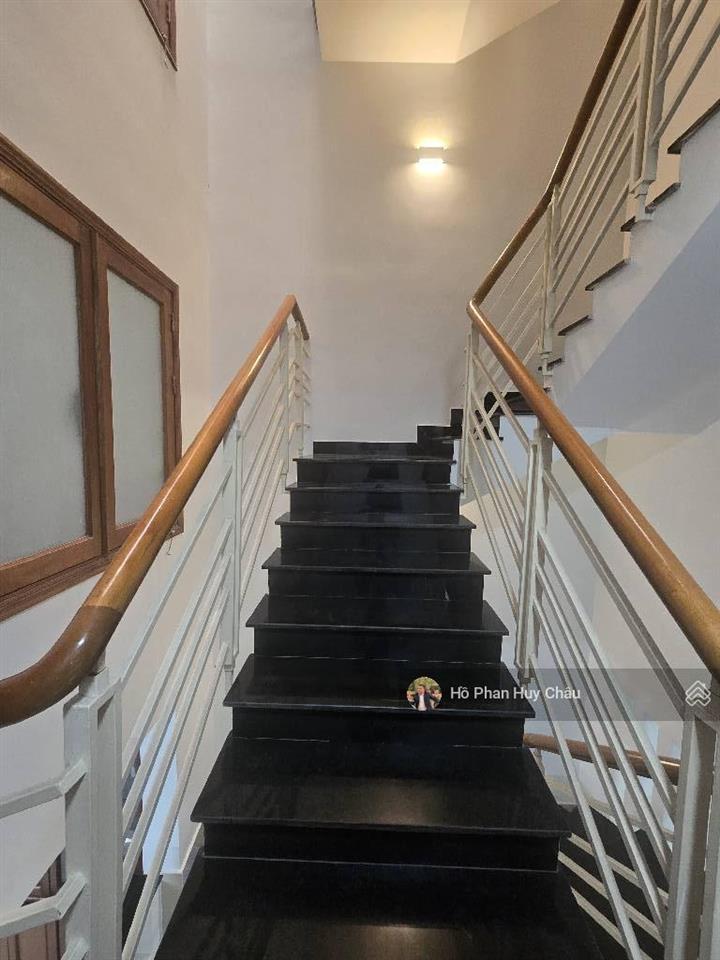 Vip5 tầng  4m x 22m  nguyễn thị thập  11 tỷ 5 tl