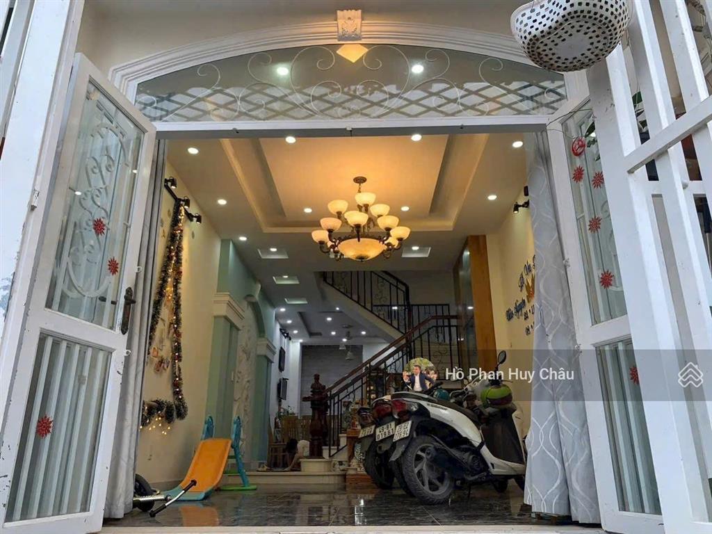 Quận 7 ô tô 7 chỗ vào nhà huỳnh tấn phát  4 tầng  7.89 tỷ