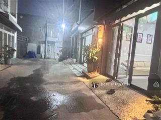 Hẻm oto  4.7x12 3 tầng  6 tỷ 5  huỳnh tấn phát