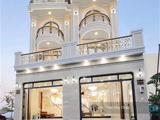 Hàng mới ra lò  nhà bè bán căn nhà 3 lầu xây dựng mới 100/% 8 tỷ 6