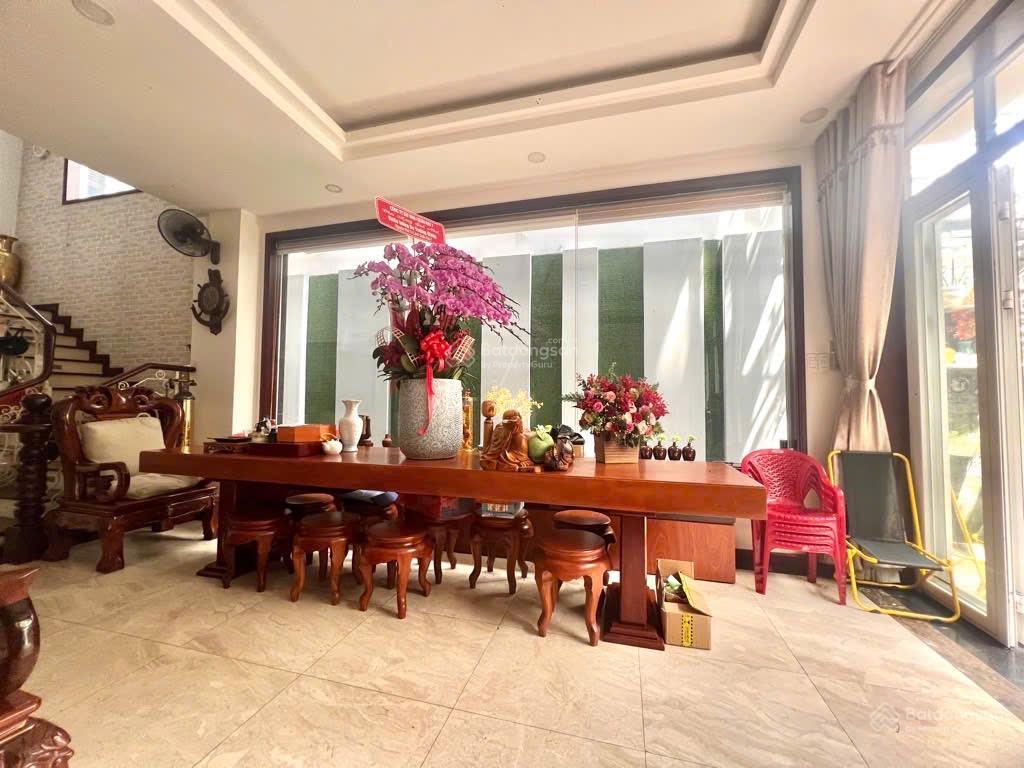 Hxh sát mt 1căn trần quốc tuấn  4 tầng giáp phạm văn đồng  160m2  ngang 7m gần bv 175 16ty8