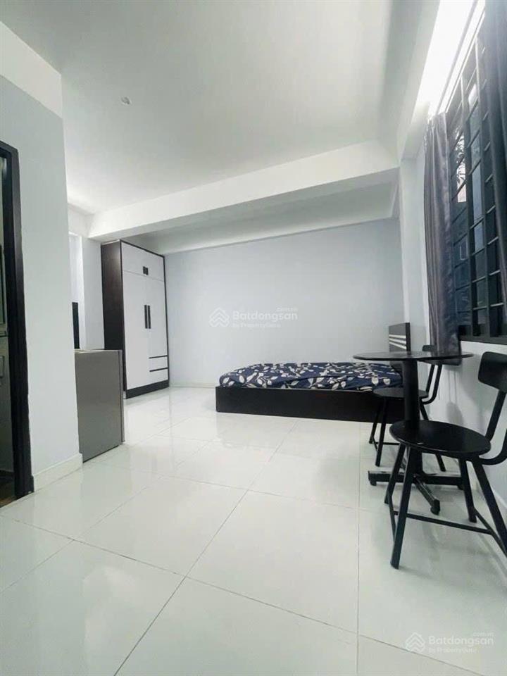 Xvnt p21 gần trường hồng hà  sát q1 60m2 (5m 12m) 4 tầng btct  hẻm 4m, 6pn  dòng t.i.ề.n 35tr