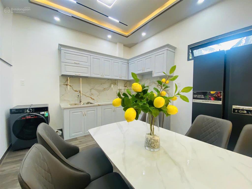 Bán nhà sổ riêng trung tâm nhà bè  1 trệt 2 lầu  4pn  full nội thất  giá chỉ 6.25 tỷ