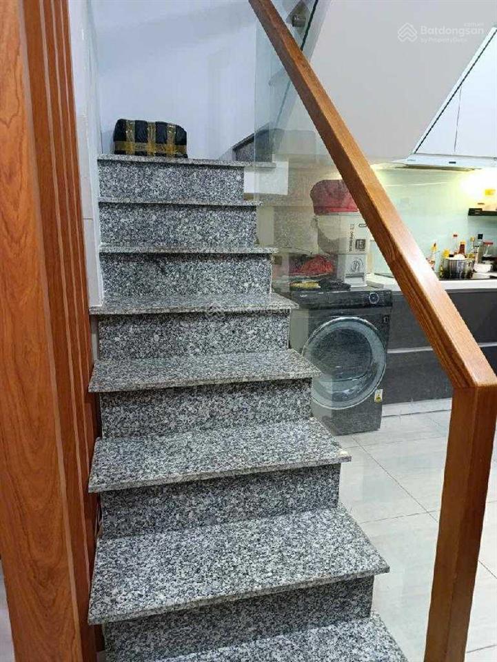 Nhà nguyễn khoái q4  2 lầu  30m2  hẻm dân trí  không qh  giá 3 tỷ