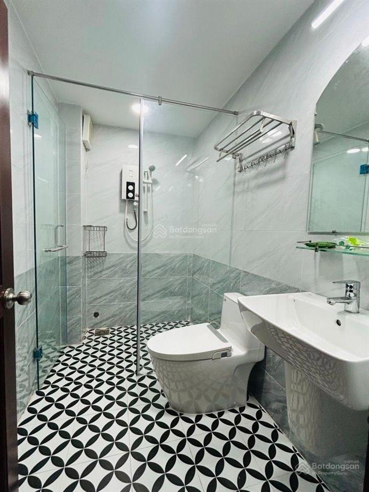 Himlam q7  xe hơi vô nhà  4x15m  4 tầng  sát mặt tiền  chỉ 12.4 tỷ