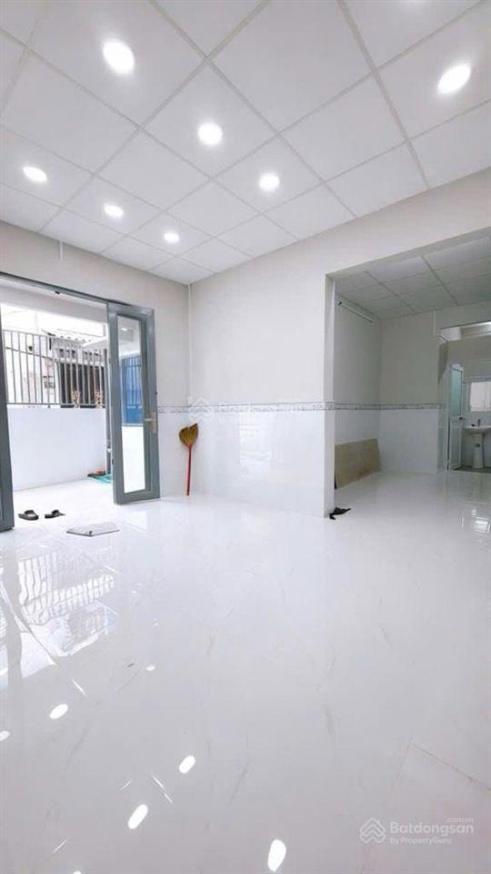 Nhà mới q4 2 tầng 52m2 ngang 7m có phòng ngủ trệt chỉ 4.5 tỷ