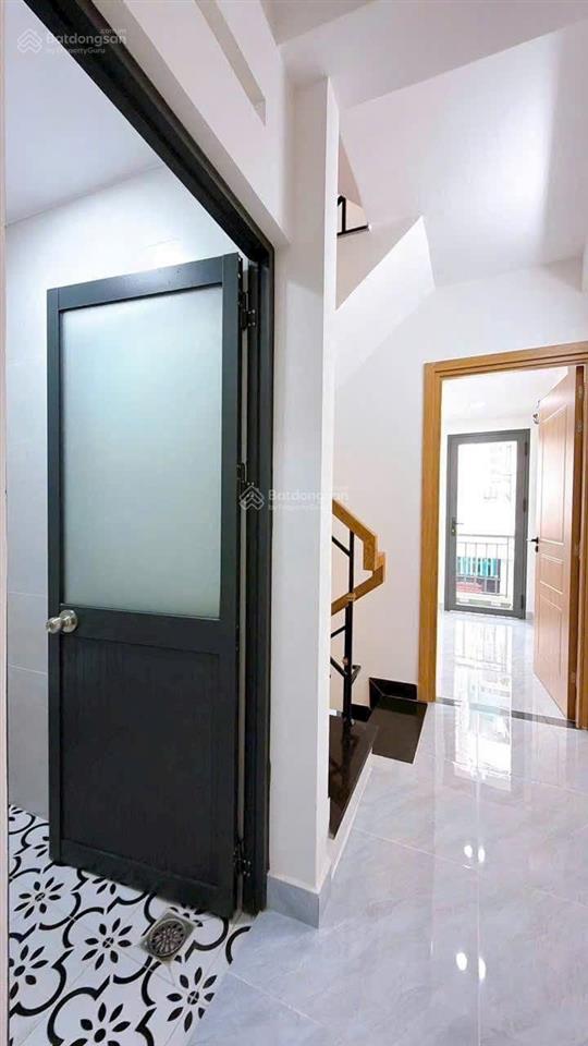 Hiếm  hoàng diệu q4  hẻm ô tô thông  29m2  4 tầng đúc  sát mặt tiền  không qh  chỉ 5.7 tỷ