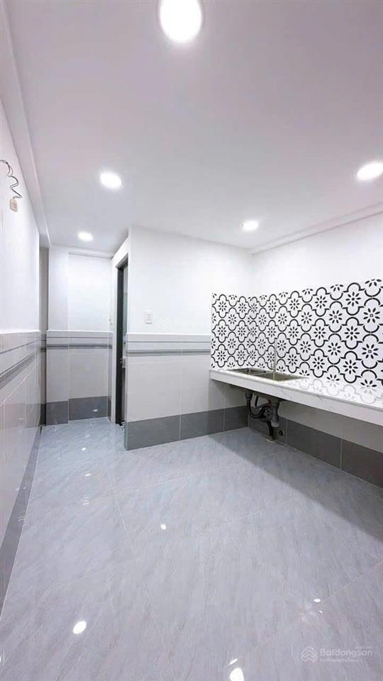 Hiếm  hoàng diệu q4  hẻm ô tô thông  29m2  4 tầng đúc  sát mặt tiền  không qh  chỉ 5.7 tỷ