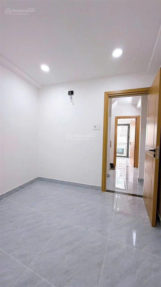 Hiếm  hoàng diệu q4  hẻm ô tô thông  29m2  4 tầng đúc  sát mặt tiền  không qh  chỉ 5.7 tỷ