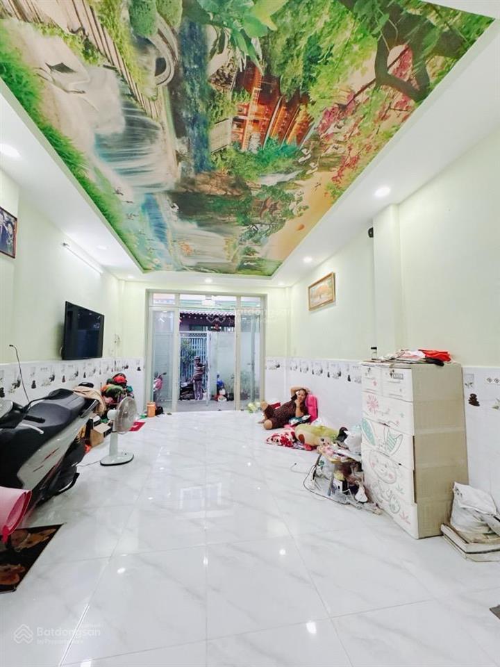 Hoàng diệu q4  hẻm 3m  53.2m2 ngang 5,45m  2 tầng đúc  không qh  6.2 tỷ